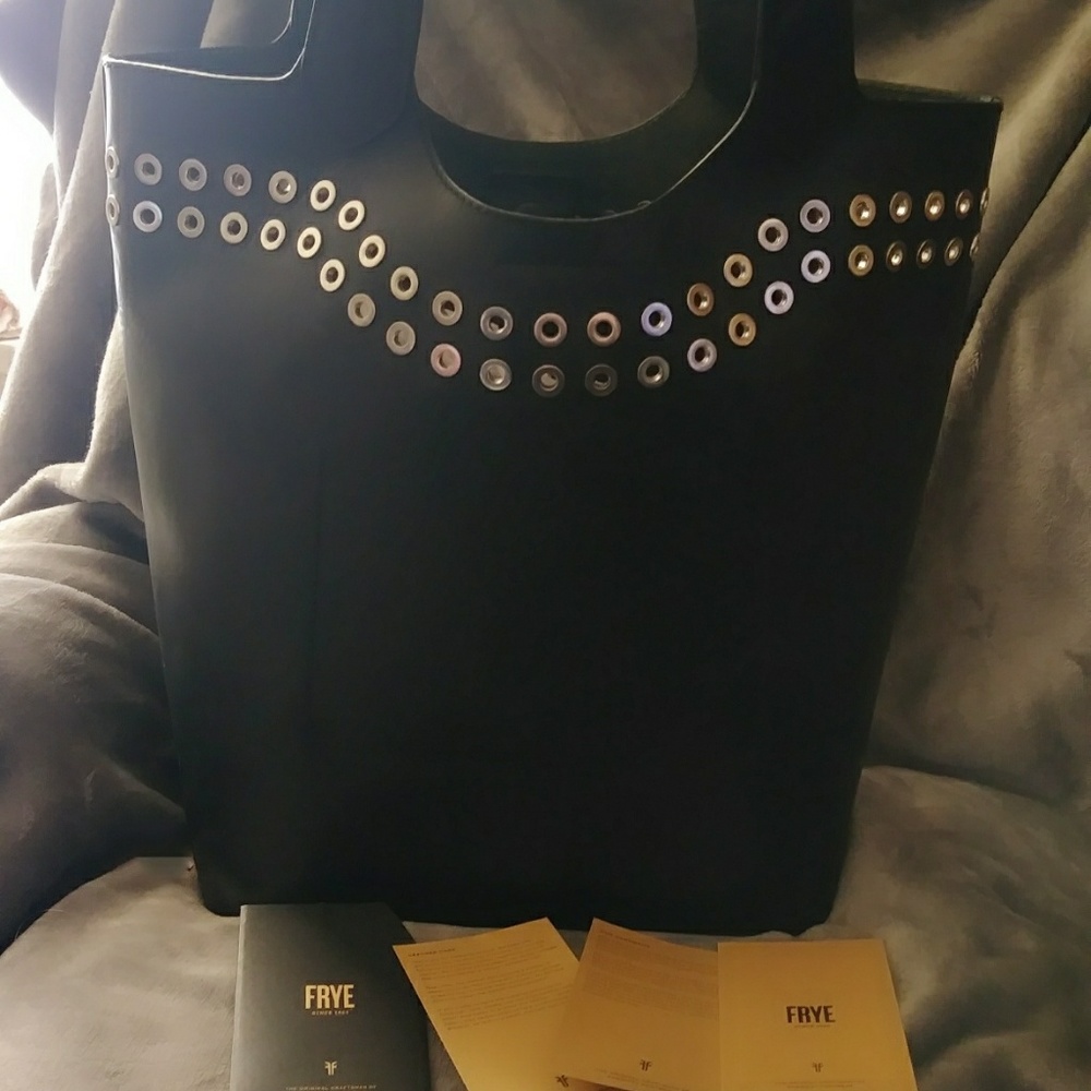 (SOLD)NWT 100%  authentic FRYE handbag